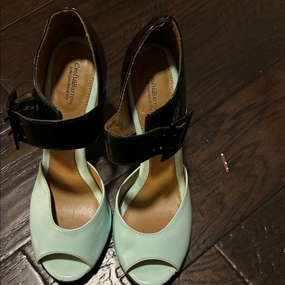Croft & Barrow Mint and Black Open-Toe Heels